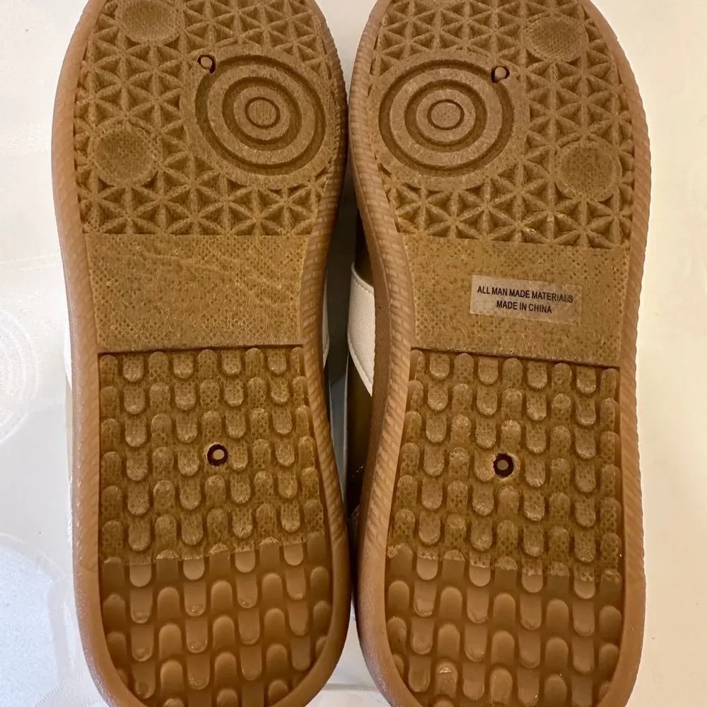 Dolce Vita Women’s Gold and White Sneakers size 7 1/5 new